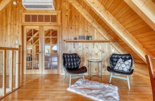 St-Adolphe-d'Howard Ski Chalet | Le Courchevel Luxe Chalet Private Pool Jacuzzi