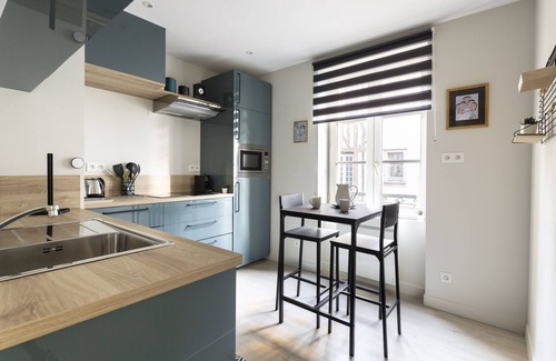 Centre Apartment | Le Crazy - One Bedroom Apartment, Sleeps 4