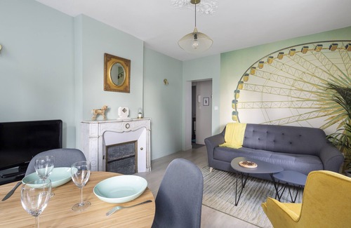 Centre Apartment | Le Crazy - One Bedroom Apartment, Sleeps 4