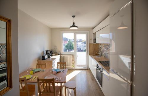 Annecy Apartment | Le Cygne - vue montagne - proche du centre ville