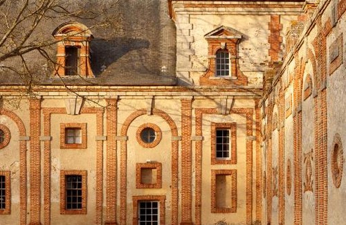 Saint-Martin-en-Biere Apartment | Le Domaine de Fleury - Pierres d'Histoire
