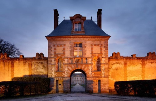 Saint-Martin-en-Biere Apartment | Le Domaine de Fleury - Pierres d'Histoire