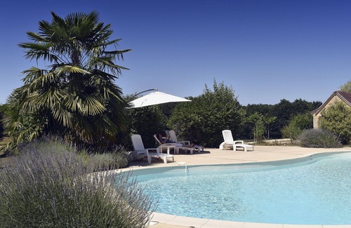 Cause-de-Clerans House | Le Domaine des Ravels, 4-star charm and comfort, calm and relaxation in the countryside
