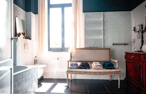 Jurbise House | Le Domaine Du Château Blanc à 10 minutes de Pairi Daiza