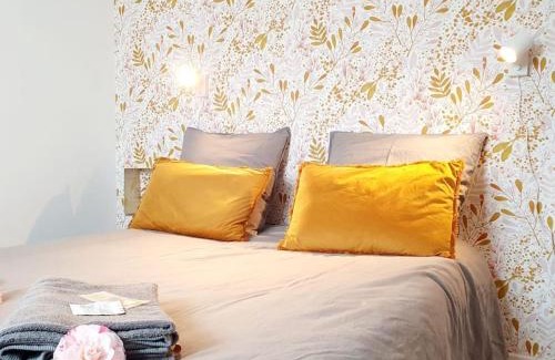Bruz Apartment | Le Doré Rose by Madame Conciergerie