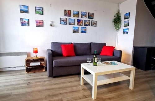 Annecy Old Town Apartment | LE DUPLEX ★ Hyper center ★ Train station ★ Wifi ★ Netflix ★ Disney+ France