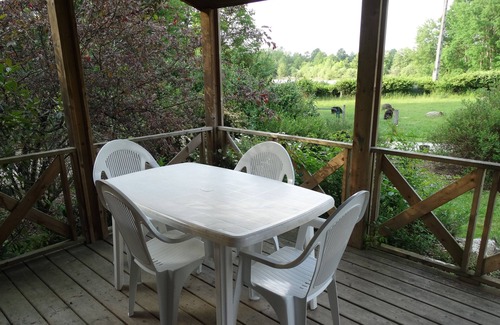 Le Fay Ski Chalet | LE FAY: Chalet (Vanneau) on the edge of a pond surrounded by nature