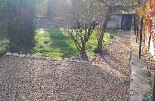 Neuvy-le-Roi House | Le gîte de la fontaine. Cosy, fully renovated house.