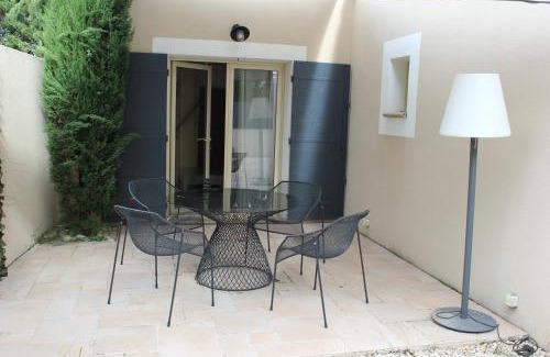 Rognonas Apartment | Le gîte des Limites
