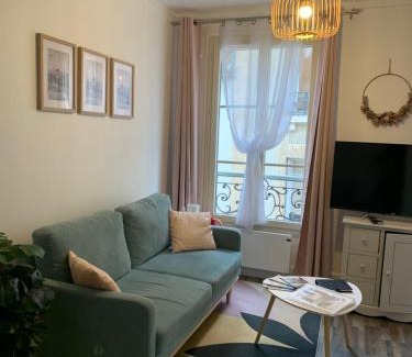 Provins Apartment | Le gîte entre val et rose