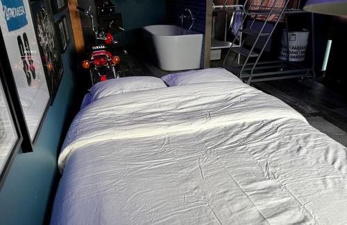 Comines House | Le Garage - logement insolite à 2 pas de Lille