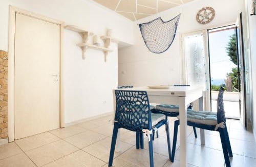 Torre Vado House | Le Gioie - Dimora Scalelle - Villetta con giardino e veranda vista mare