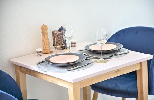 Lourdes Apartment | LE GLAMOUR *STUDIO *PARKING PRIVE* *WIFI*CALME*