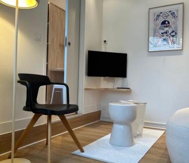 Centre Ville Apartment | Le GOLDORAK - Hypercentre, parking privé et climatisation