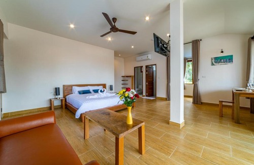 Wok Tum Hotel | Le Grand Bleu Hotel