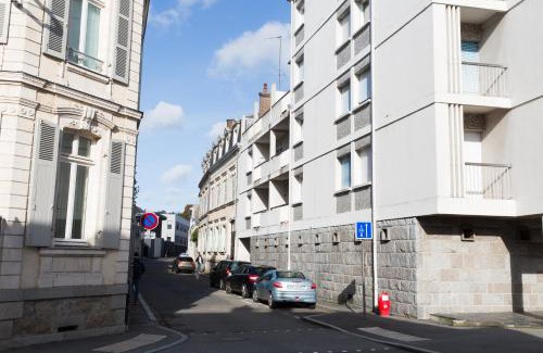 Laval Apartment | Le Grand Chambord 2