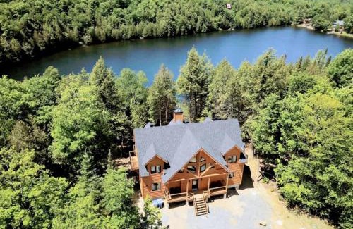 Grenville-sur-la-Rouge Ski Chalet | Le Grand Chene - Lake Spa & Forest Fun
