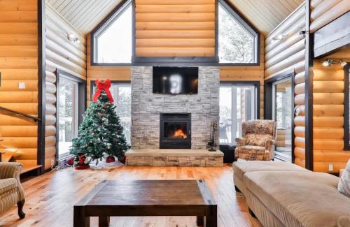 Grenville-sur-la-Rouge Ski Chalet | Le Grand Chene - Lake Spa & Forest Fun