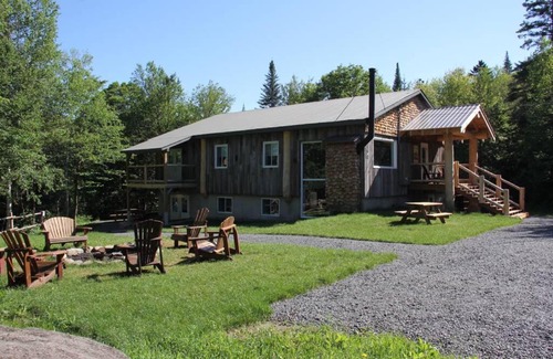 St-Adolphe-d'Howard Ski Chalet | Le Grand Lodge - Locations du Sommet