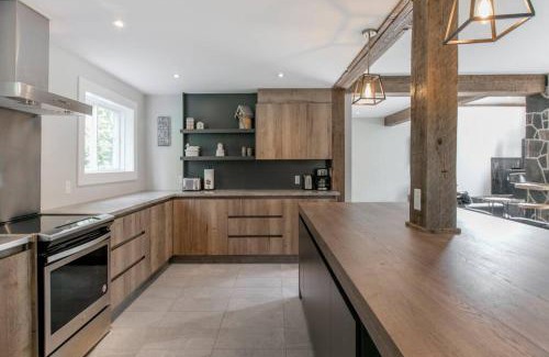St-Adolphe-d'Howard Ski Chalet | Le Grand Lodge - Locations du Sommet