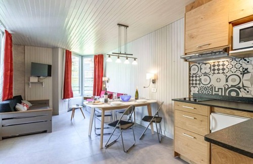 Le Lavachet Apartment | Le Grand Pré (Lavachet) by Interhome