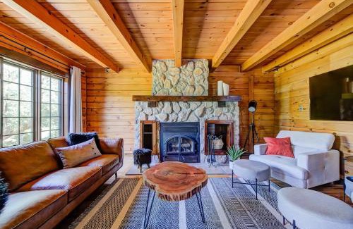 Mauricie Ski Chalet | Le Grandes-Piles navigable river spa and ski