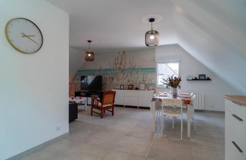 Locmariaquer Apartment | Le Haut du Nelud - Appt dans maison avec jardin