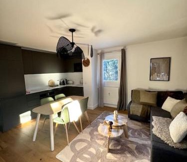 Le Planellet Apartment | Le LihamWood