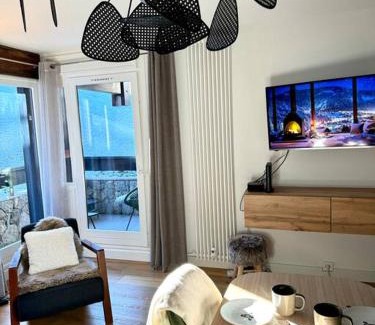 Le Planellet Apartment | Le LihamWood