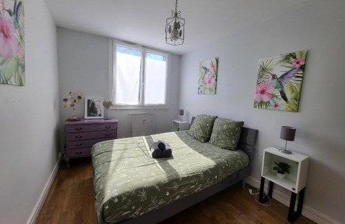 Faubourg-Raines Apartment | LE LOGIS DE L'ARQUEBUSE GARE, Centre ville et Cité Gastronomique