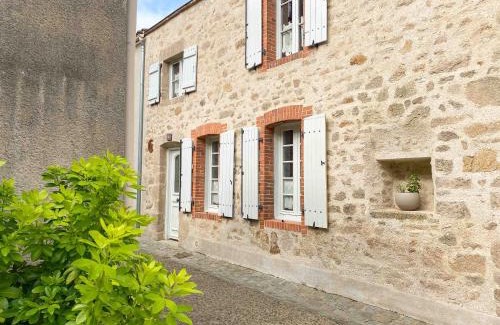 Mortagne-sur-Sevre House | Le logis de la Forge à 10 min du Puy duFou