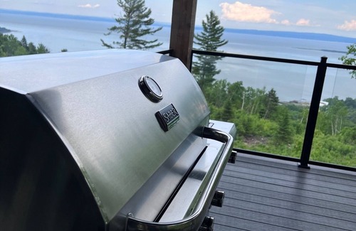 Les Eboulements Ski Chalet | Le Lord, River view, trail and snowmobile