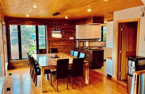 St-Adolphe-d'Howard Ski Chalet | Le Majestueux, Waterfront, Spa, BBQ, Outdoor & Ski