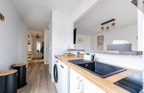 Bailly-Romainvilliers Apartment | Le Mana, 7 people 2 bedrooms 12 min to Disneyland