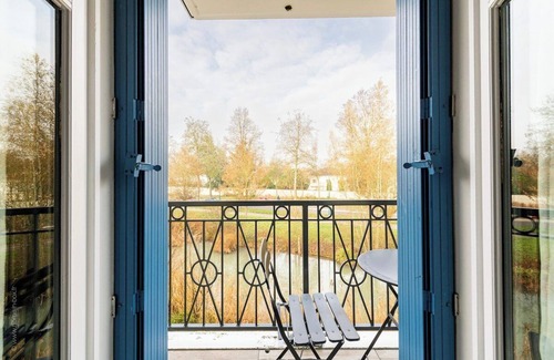 Bailly-Romainvilliers Apartment | Le Mana, 7 people 2 bedrooms 12 min to Disneyland