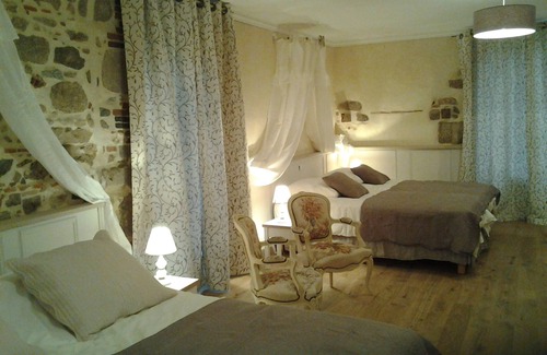 Bazoges-en-Paillers House | Le Manoir Aux Douves