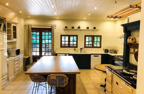 Larzac House | Le Manoir - sleeps 12 guests in 5 bedrooms