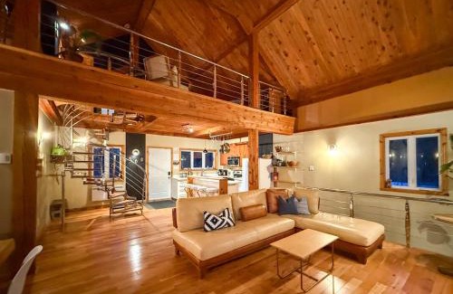 Chertsey Ski Chalet | Le Maoli Exitchalets Spa & Lake Access