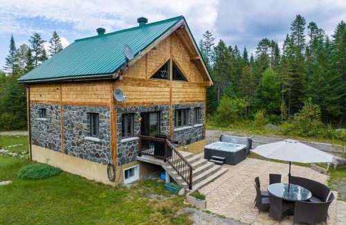 Chertsey Ski Chalet | Le Maoli Exitchalets Spa & Lake Access