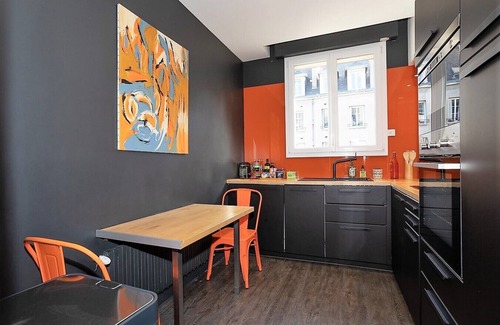 Tours City Centre Apartment | Le Marceau. 2 bedrooms, sleeps 4, private parking