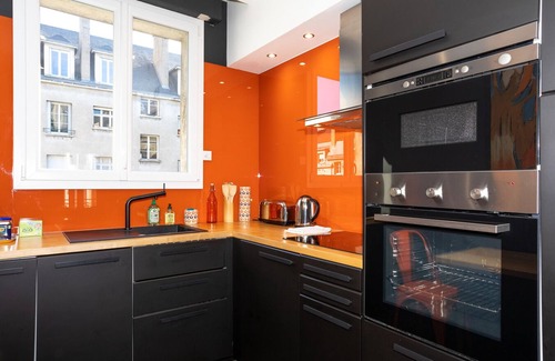 Tours City Centre Apartment | Le Marceau. 2 bedrooms, sleeps 4, private parking