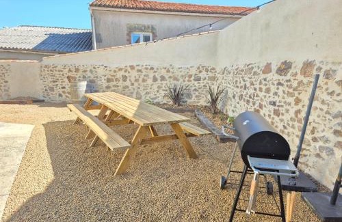 Saint-Mars-la-Reorthe Apartment | Le Marsiluga Maison 12 pers à 6 min du Puy du Fou