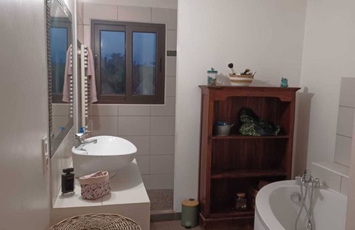 Lezignan-Corbieres Villa | Le Mas des Oliviers for 6 people