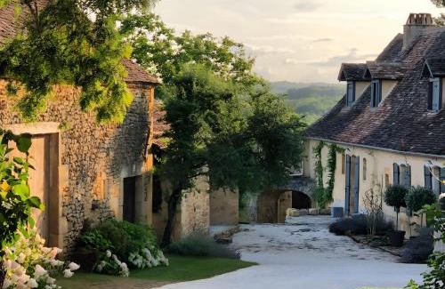 Sainte Croix de Beaumont House | Le Mas