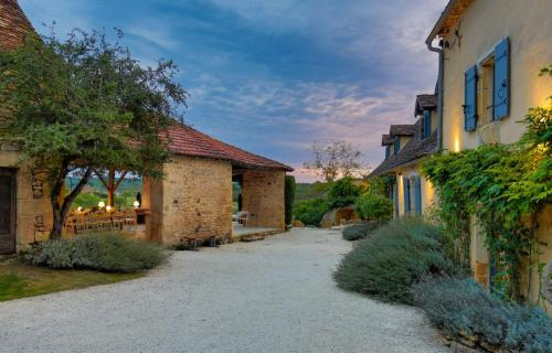 Sainte Croix de Beaumont House | Le Mas