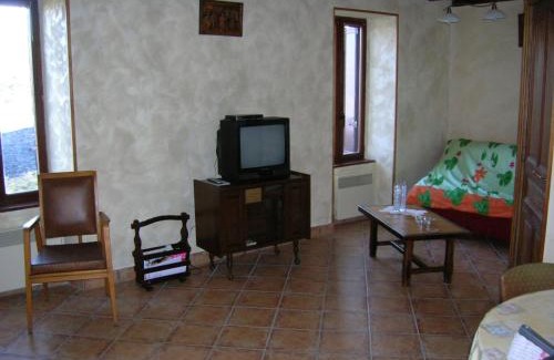 Chambon-sur-Lac House | le monne (dit la fermette)