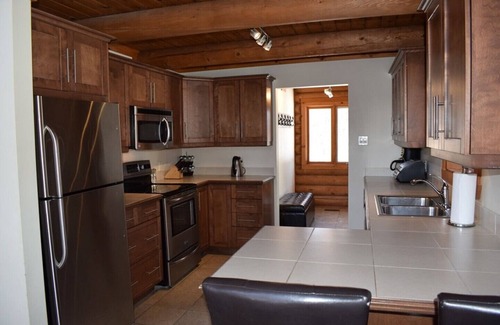 Labelle House | Le montagnard #057; Majestic log home in the wood and only 20 minutes from Mont-Tremblant
