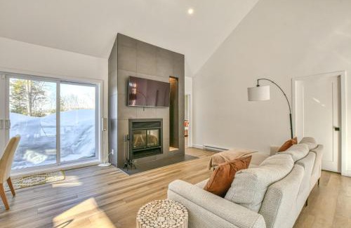 Argenteuil Regional County Municipality Ski Chalet | Le Montagnard Spa Sauna Piscine Privés