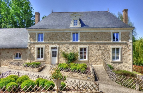 Fougere Hotel | Le Moulin de Follet B&B at the gates of the Flèche zoo and the castles of Anjou