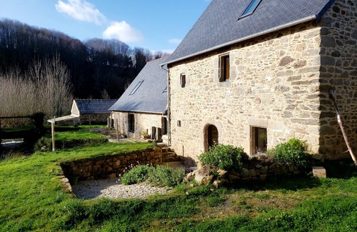 Saint-Pol-de-Leon House | Le moulin l'évêque traditionally renovated between sea and countryside